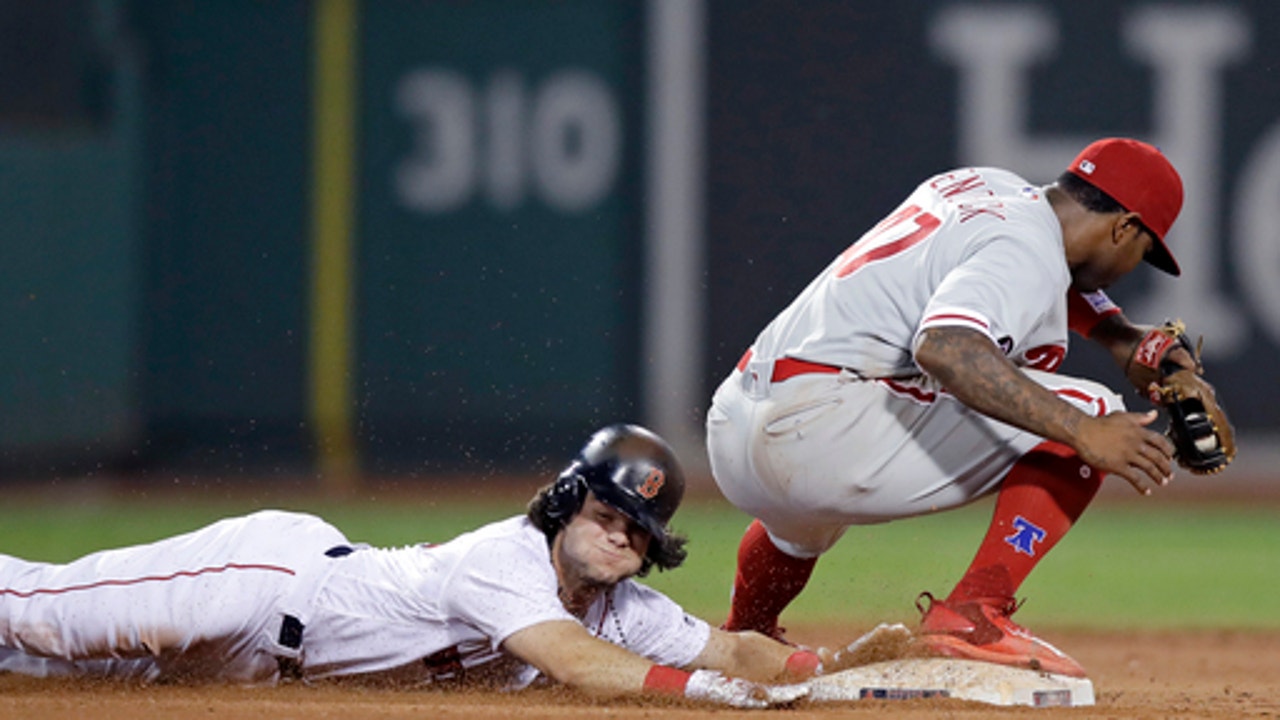 Pedroia's single wins it in 11th; Red Sox beat Phillies 6-5 (Jun 12, 2017)